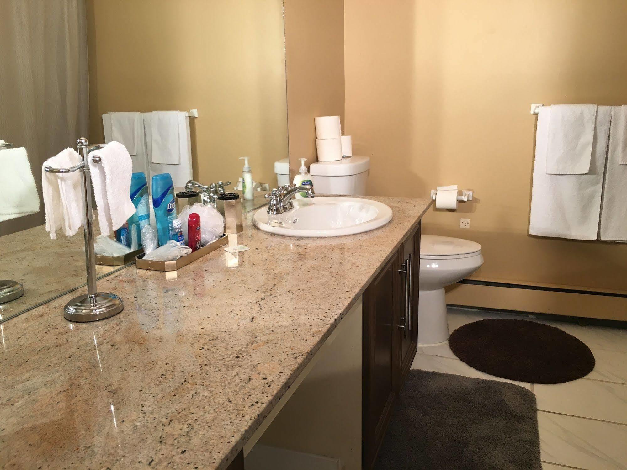 YYC Olympic Suites מראה חיצוני תמונה